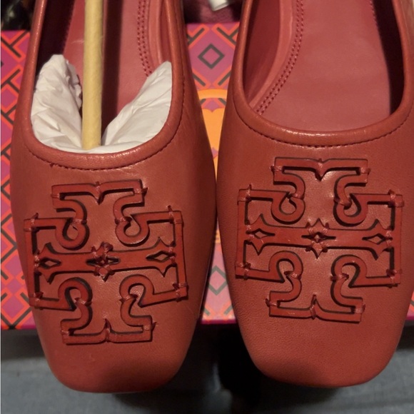 Tory Burch Women's Red Loafers color Nevada Bordeaux 600 - Picture 5 of 7